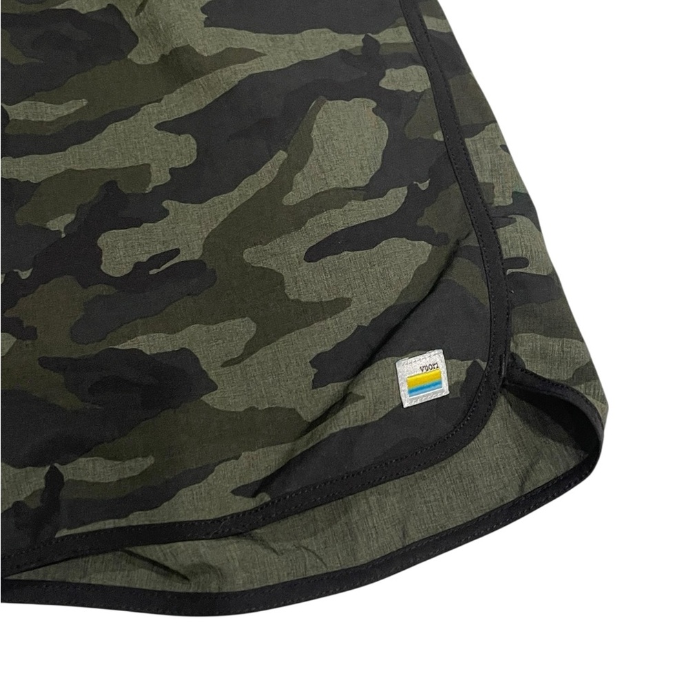 Vuori Banks Shorts in a green camouflage pattern L - Picture 3 of 8
